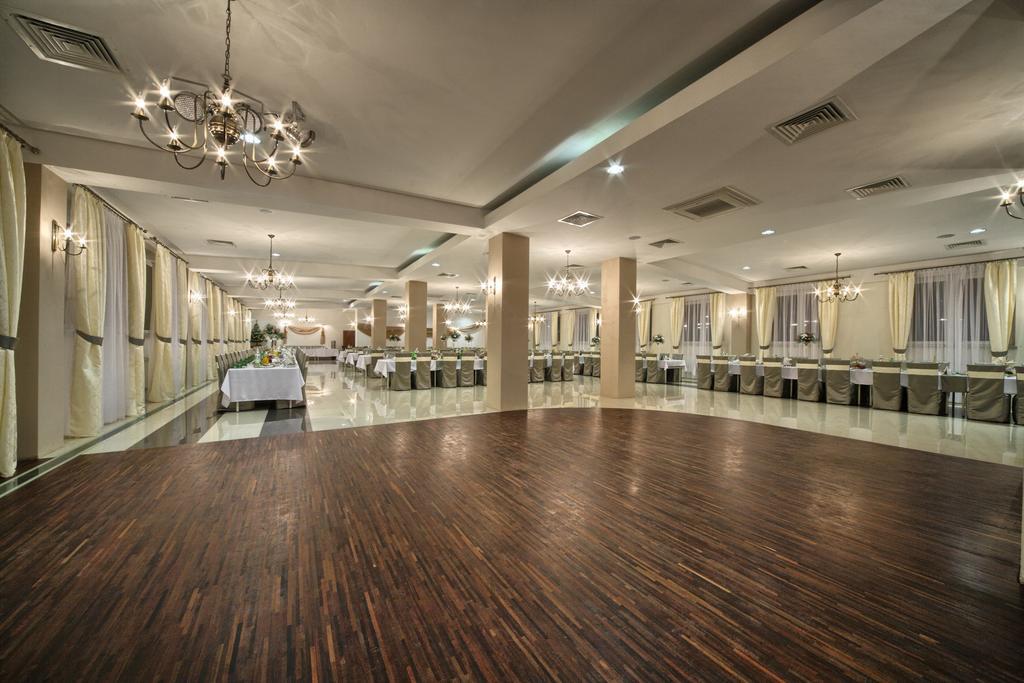 Hotel Stara Fabryka Malogoszcz Exterior photo